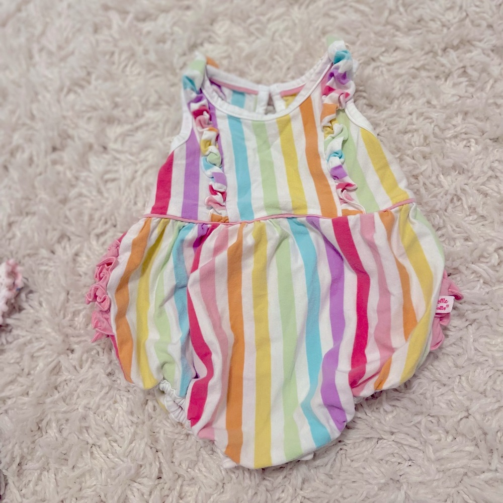 Ruffle butts rainbow romper 0-3 months